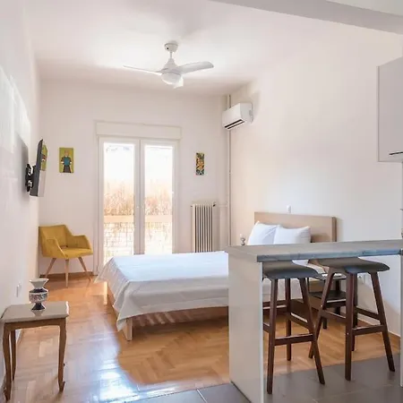 Apartment Zen Intimate In Exarcheia Athens