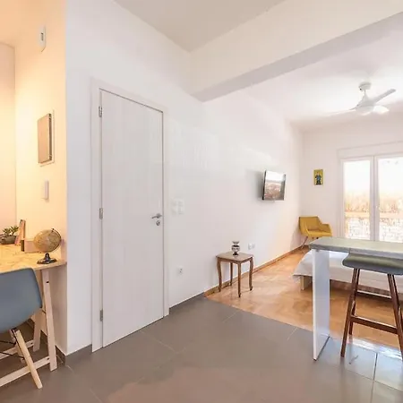 Zen Intimate In Exarcheia Apartment *